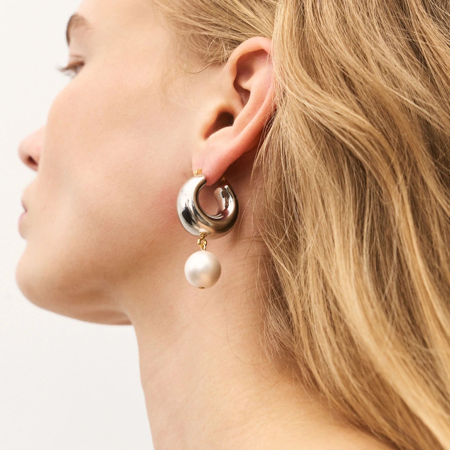 Circle Pearl Earring - Silver