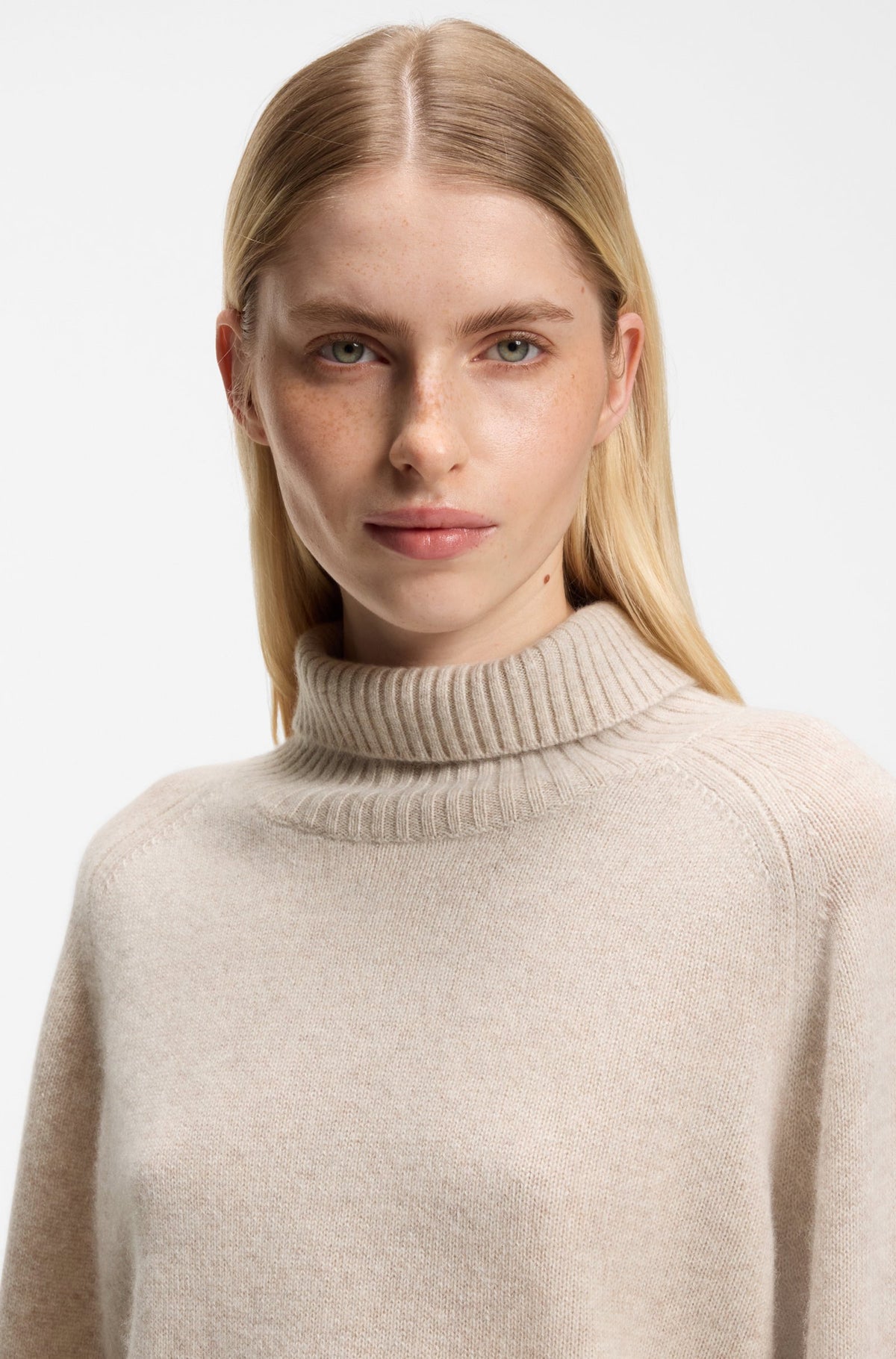 Falonso Cashmere Funnel Neck